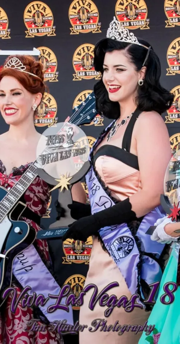 重磅炸弹和小推车海报 - 2020 美国纪录片